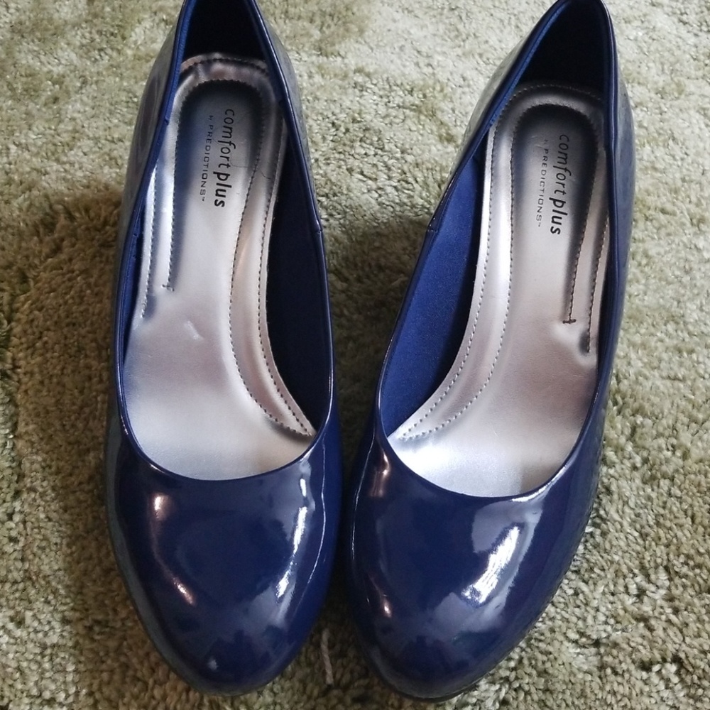 Navy Pumps